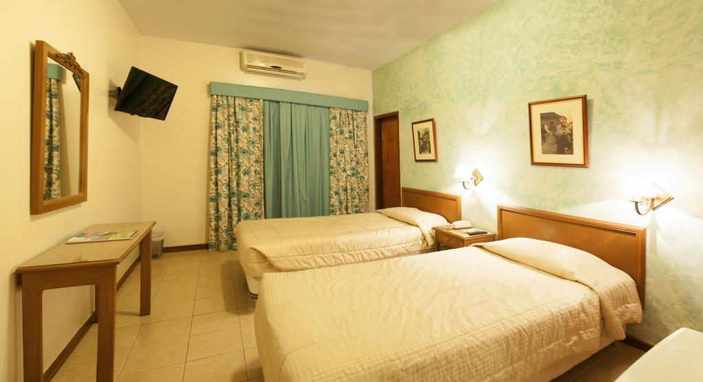אסונסיון Hotel Bristol חדר תמונה