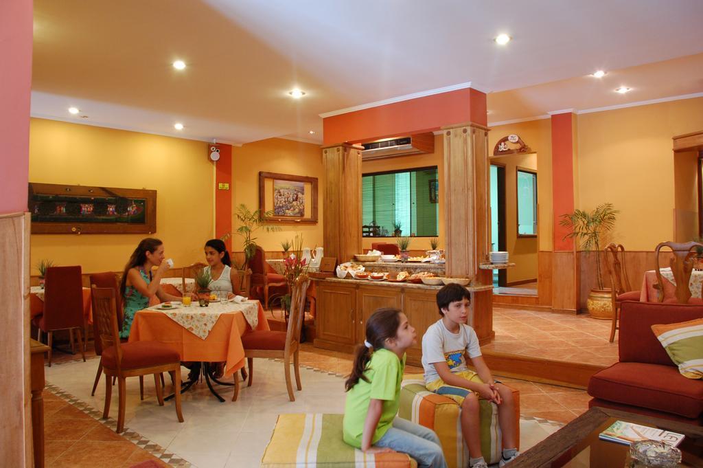אסונסיון Hotel Bristol מראה חיצוני תמונה